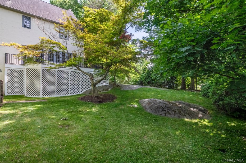 550 Forest Avenue Photo 31