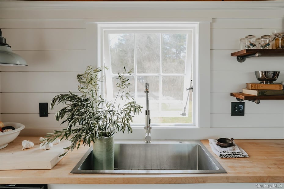 433 Rapp Road Photo 12