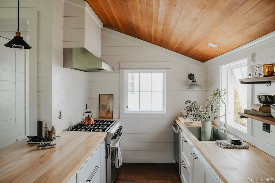 433 Rapp Road Photo 11