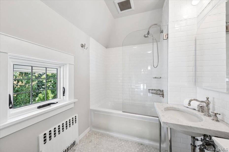 1020 Constable Drive Photo 30