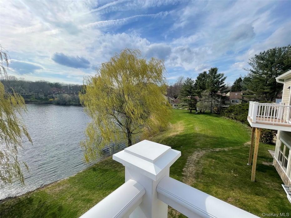 903 Oakridge Common Photo 6