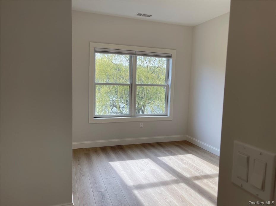 903 Oakridge Common Photo 14