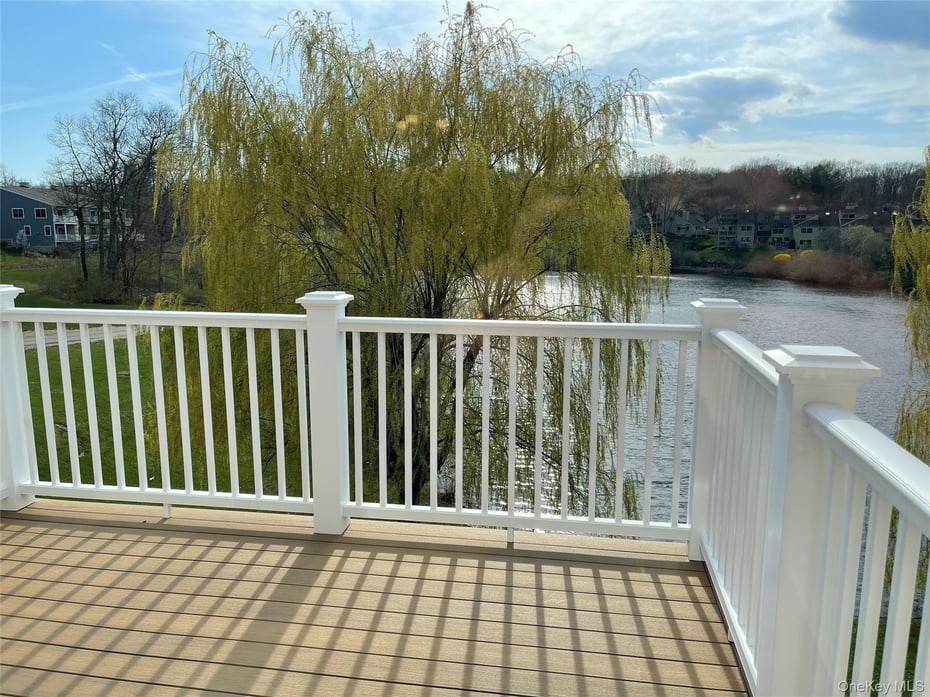 903 Oakridge Common Photo 5