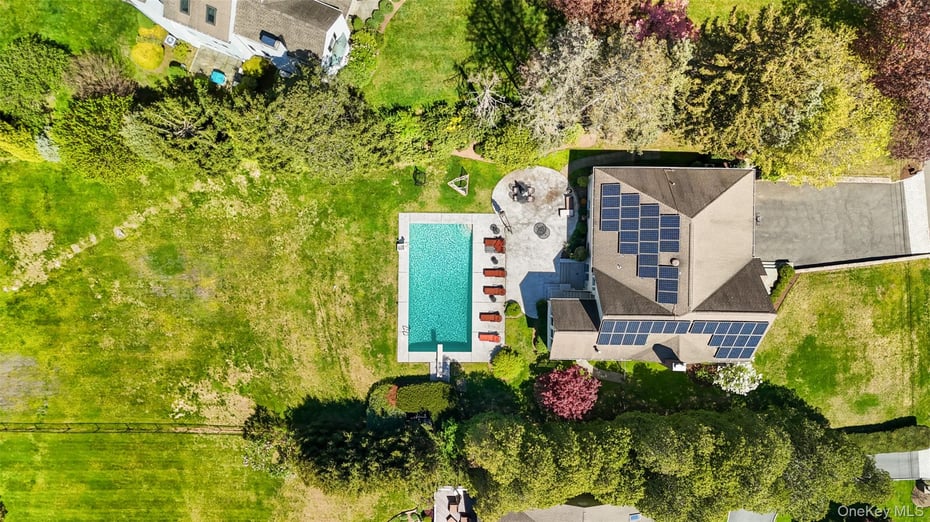 33 Hillandale Road Photo 29