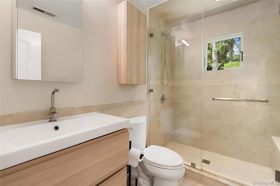 33 Hillandale Road Photo 17