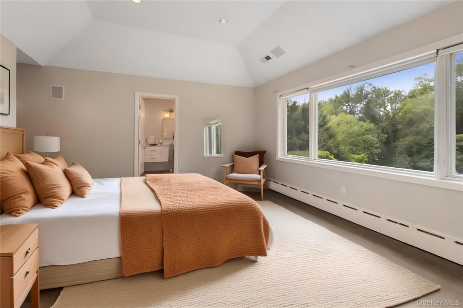 33 Hillandale Road Photo 13