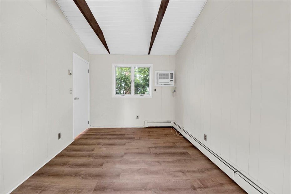7 Oak Street Photo 26