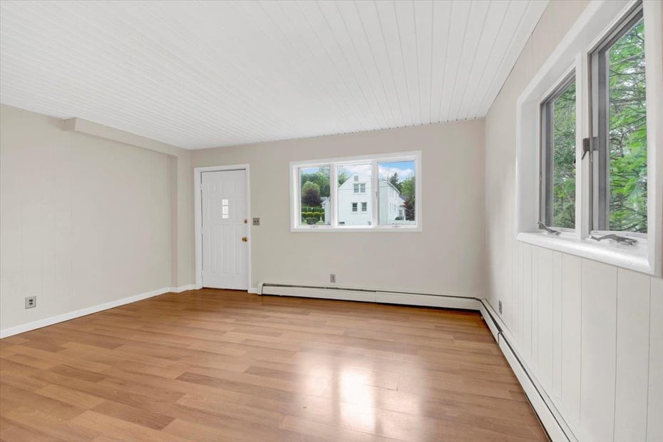 7 Oak Street Photo 21