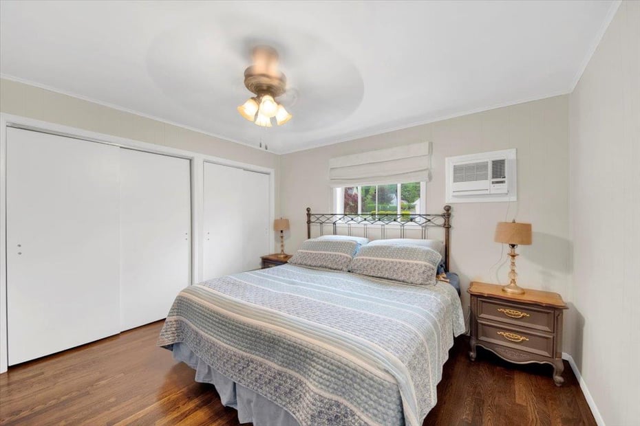 7 Oak Street Photo 12