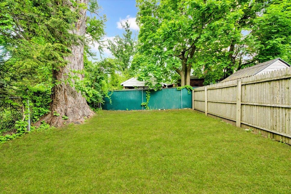 7 Oak Street Photo 29