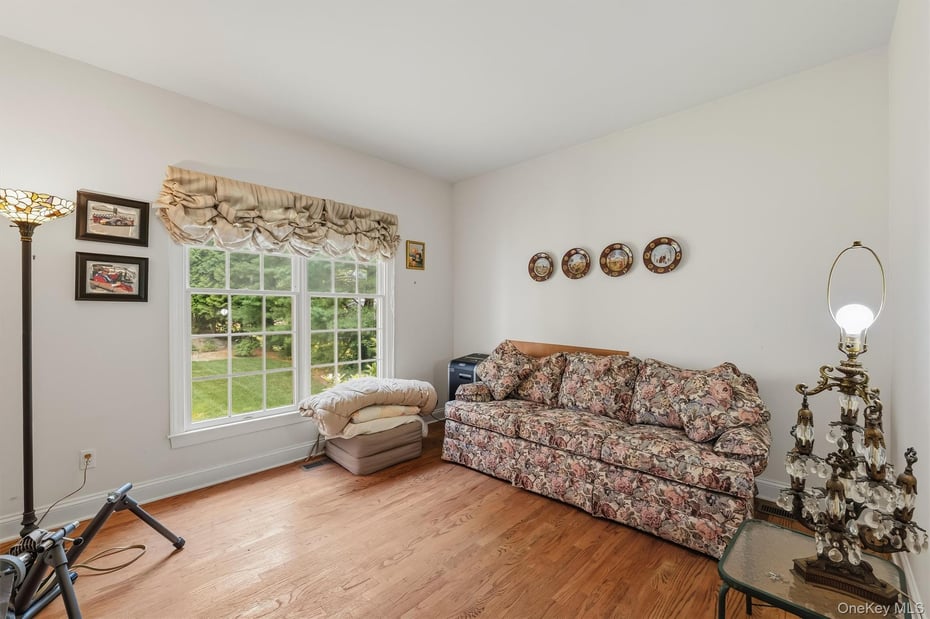 143 Euclid Avenue Photo 10