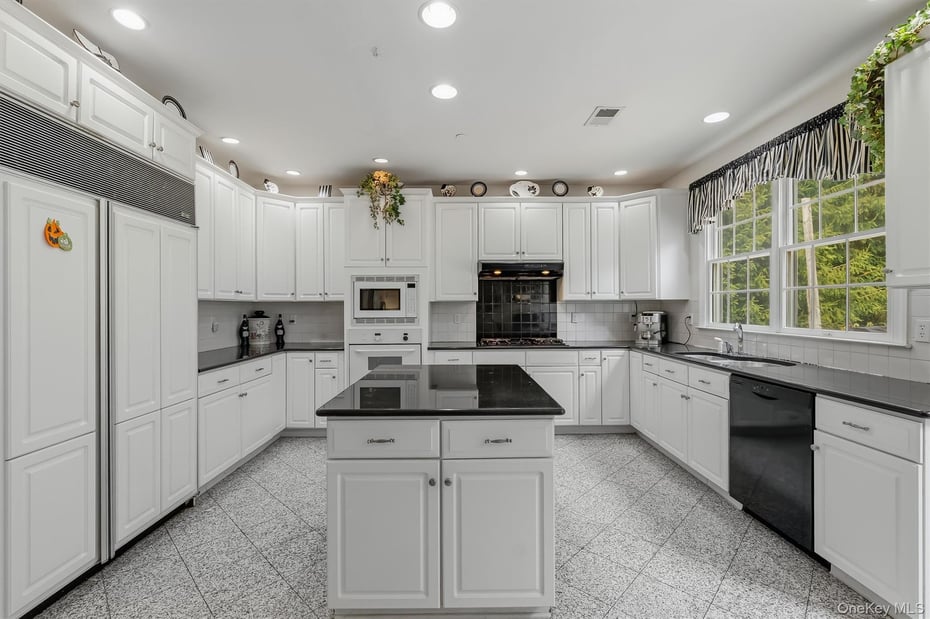 143 Euclid Avenue Photo 15