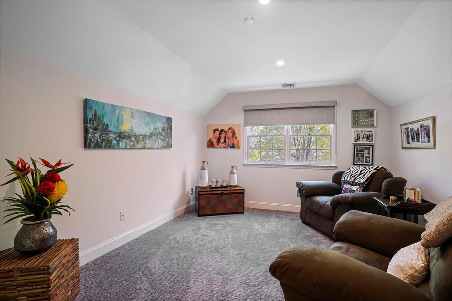 32 Sheldon Street Photo 23