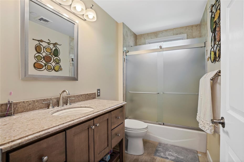 32 Sheldon Street Photo 27