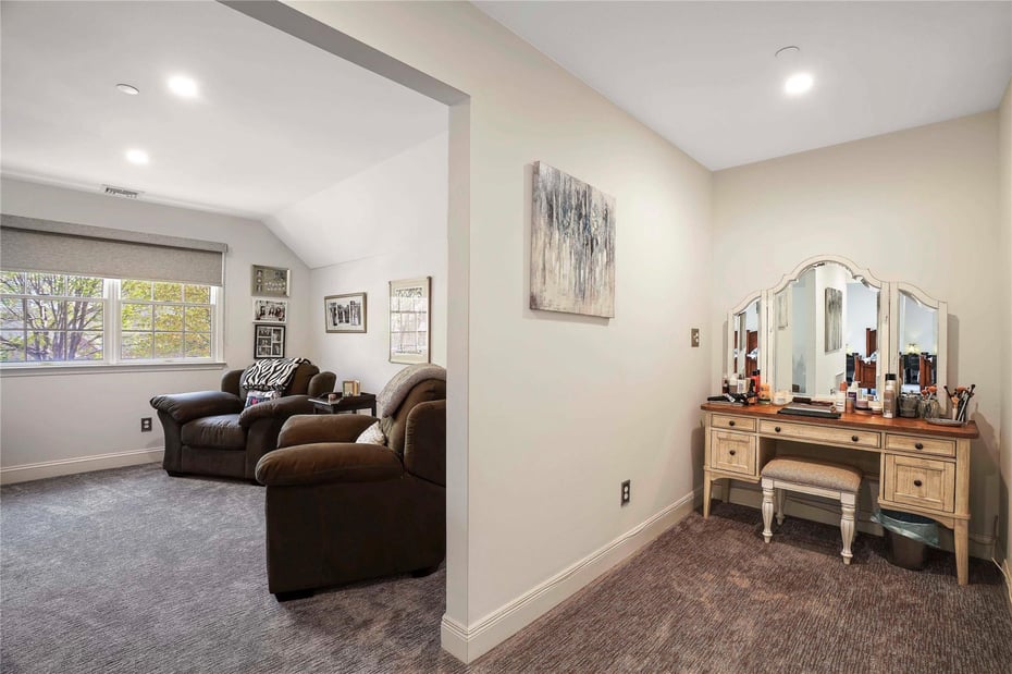 32 Sheldon Street Photo 24