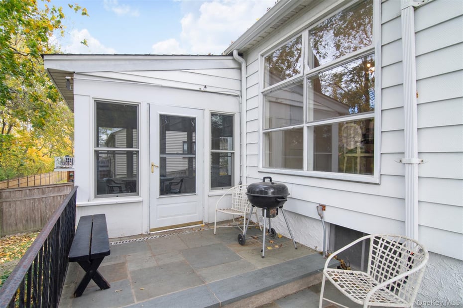 18 Eldredge Place Photo 19