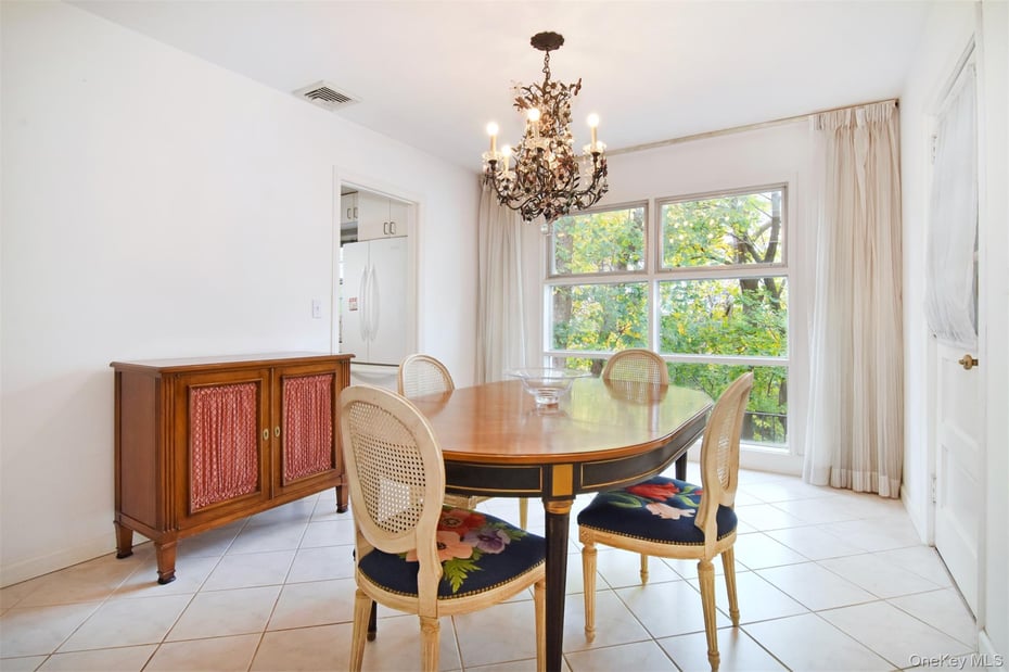 18 Eldredge Place Photo 7