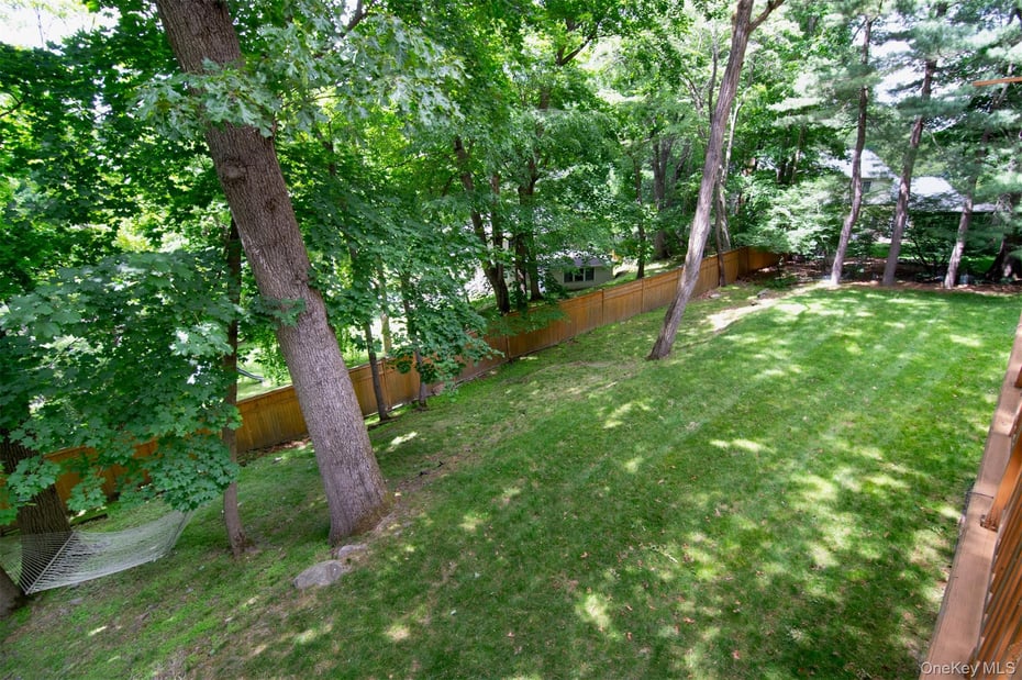 13 Janet Terrace Photo 29