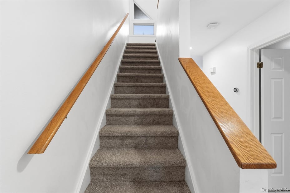 17 Knoll View Photo 18