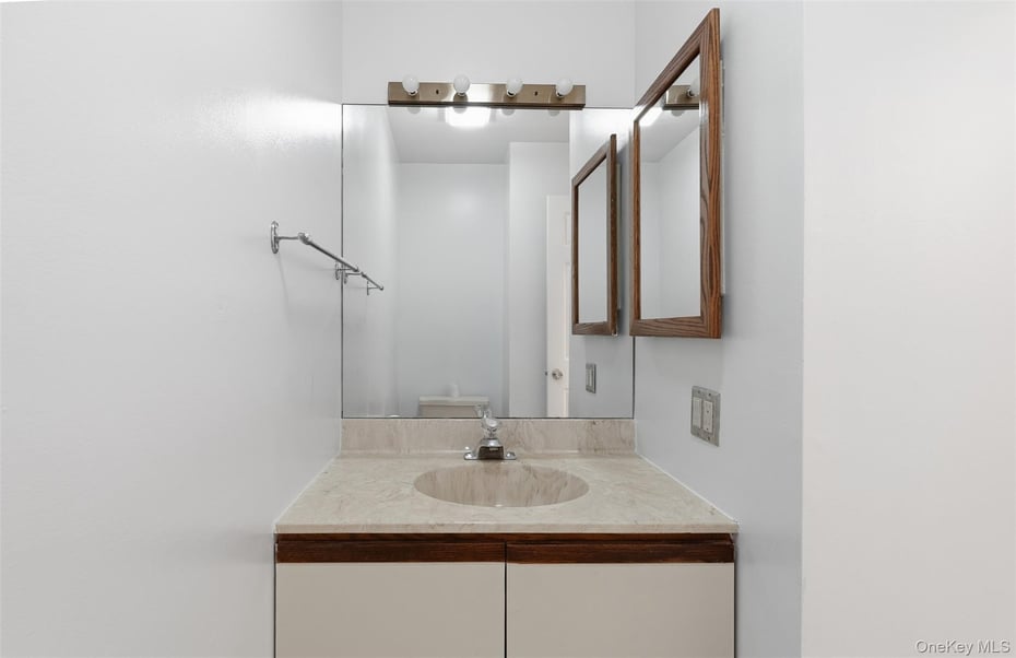 17 Knoll View Photo 17