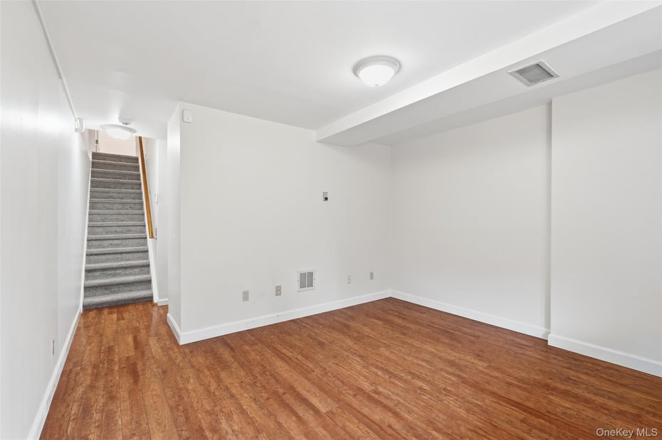 17 Knoll View Photo 30