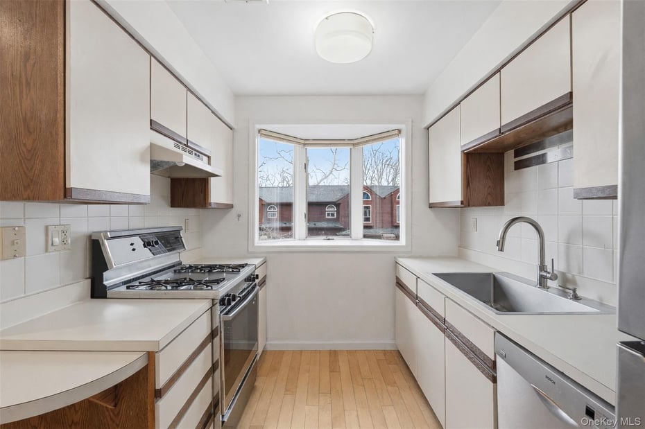 17 Knoll View Photo 8