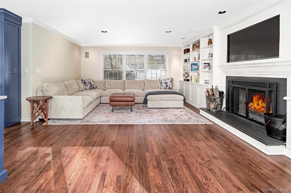 415 Sarles Street Photo 17