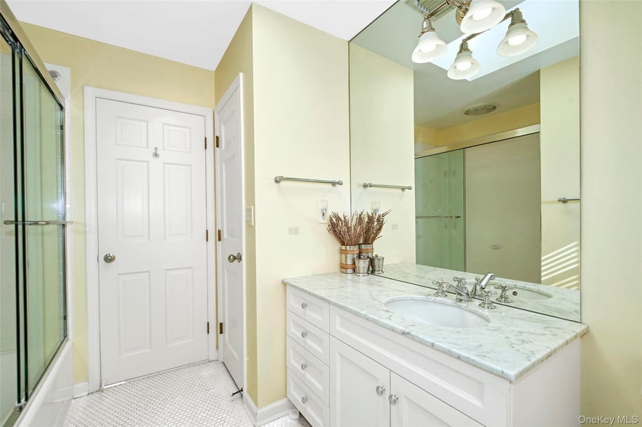 415 Sarles Street Photo 27