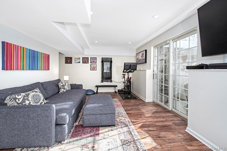 415 Sarles Street Photo 29