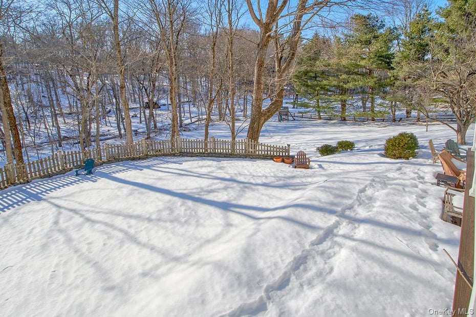415 Sarles Street Photo 33