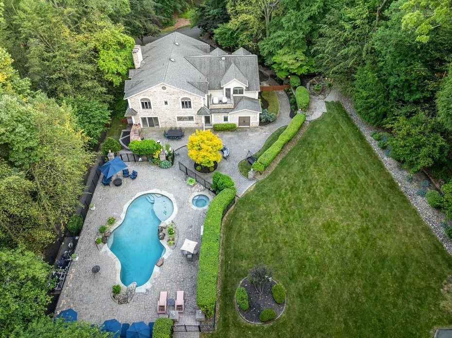 12 Rollingwood Drive Photo 4