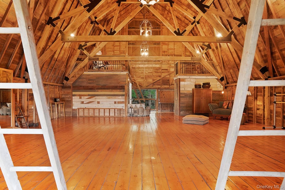 47 White Bridge Rd Photo 3