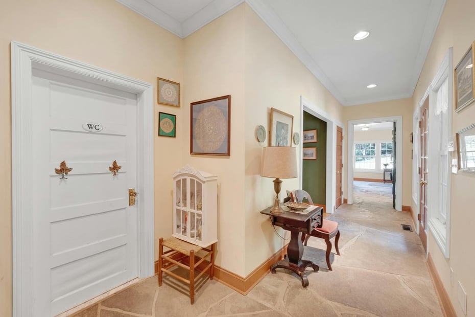 209 Hardscrabble Road Photo 17