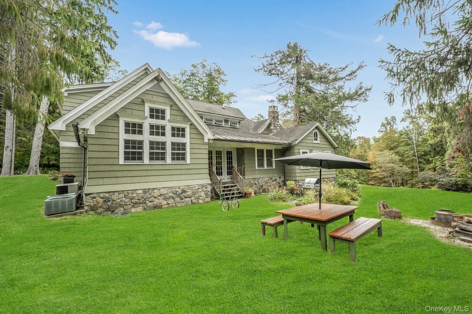 209 Hardscrabble Road Photo 27