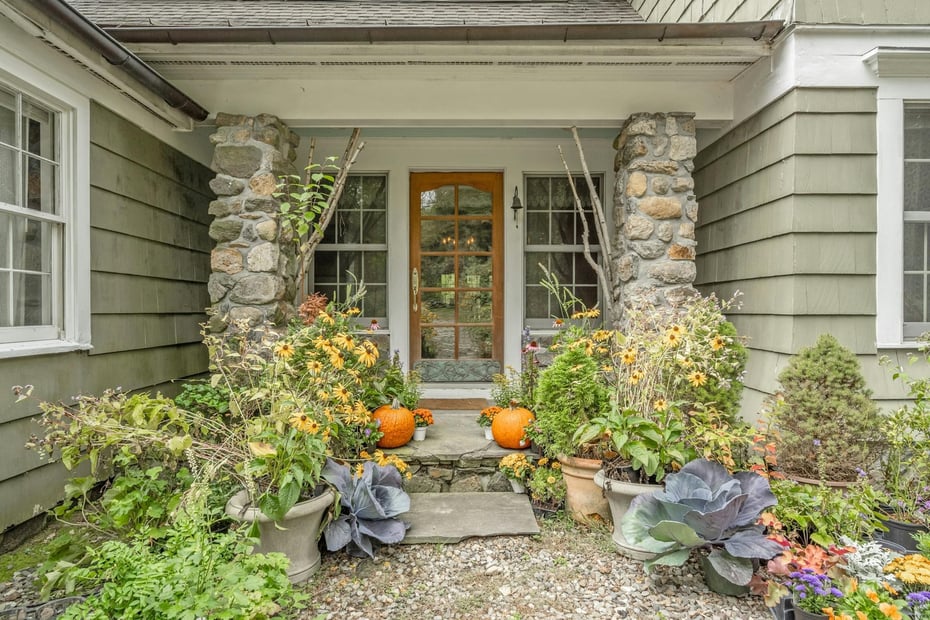 209 Hardscrabble Road Photo 2
