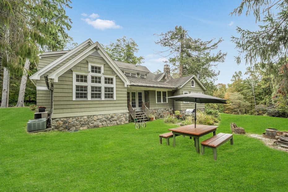 209 Hardscrabble Road Photo 25