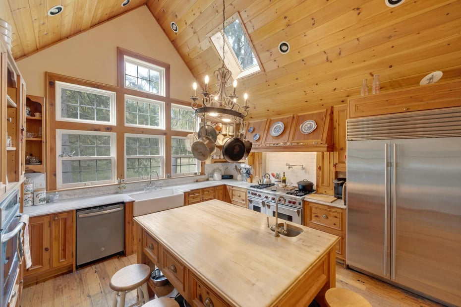 209 Hardscrabble Road Photo 9