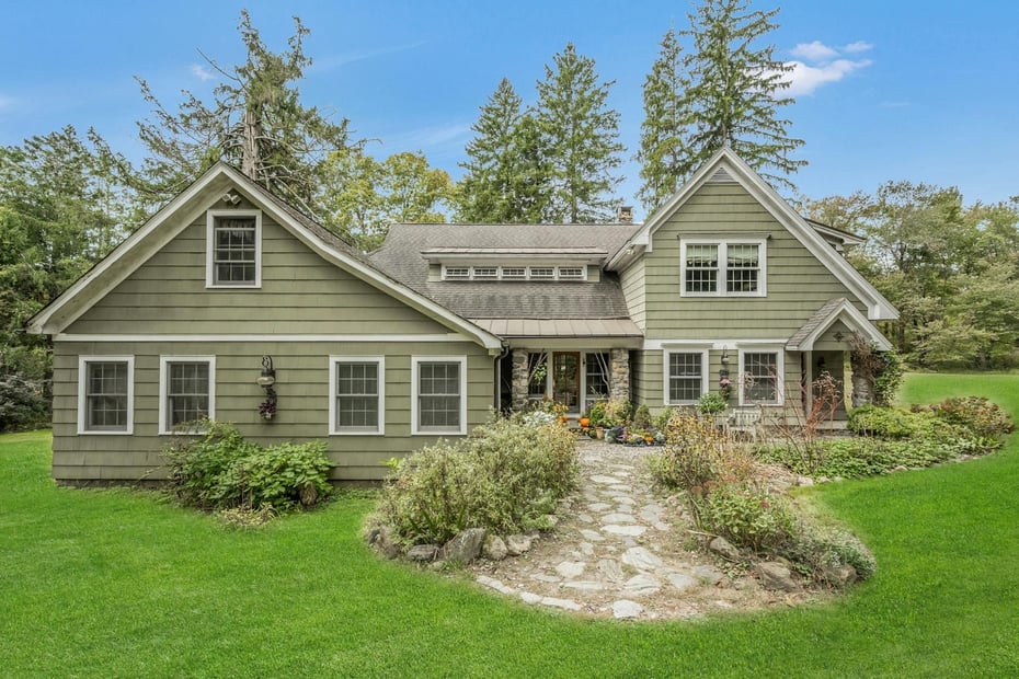 209 Hardscrabble Road Photo 1