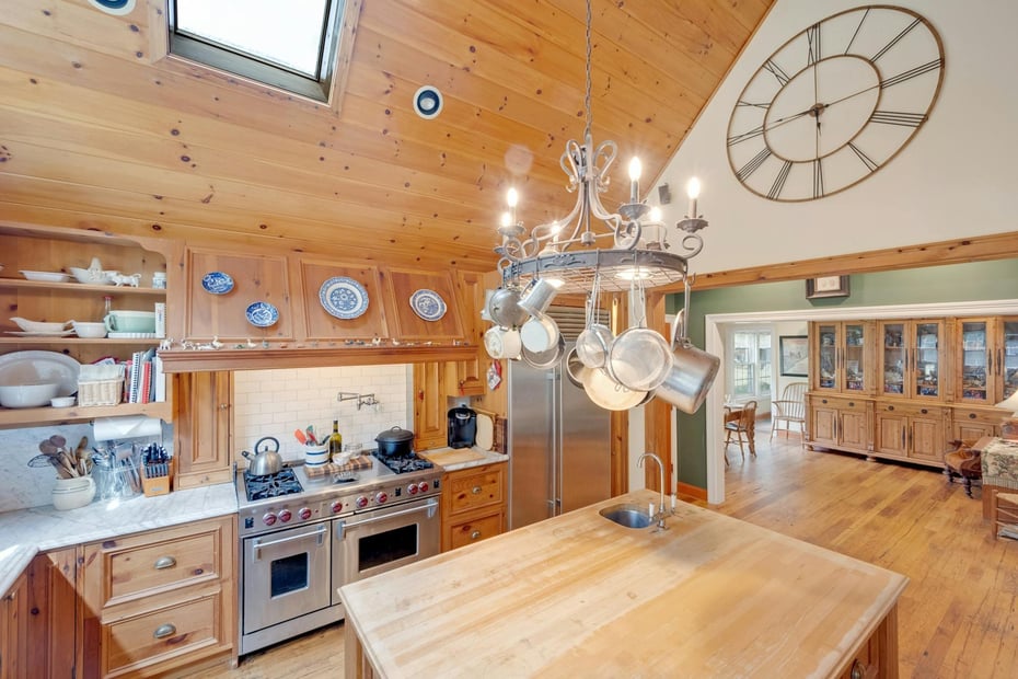 209 Hardscrabble Road Photo 10