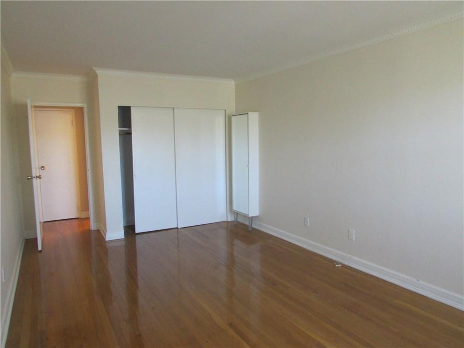 4 Consulate Drive  #4A Photo 12