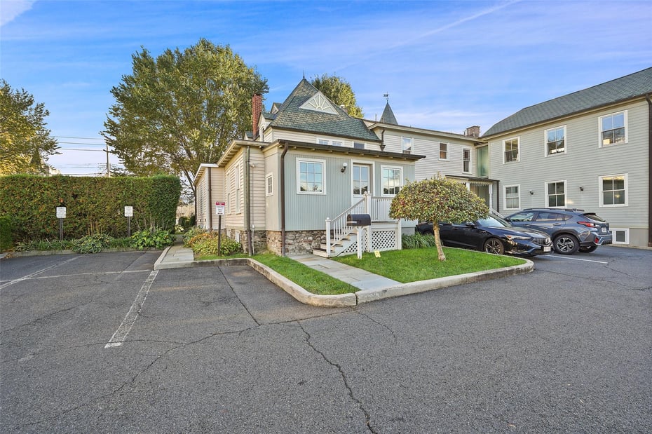 413-415 Bedford Road Photo 4