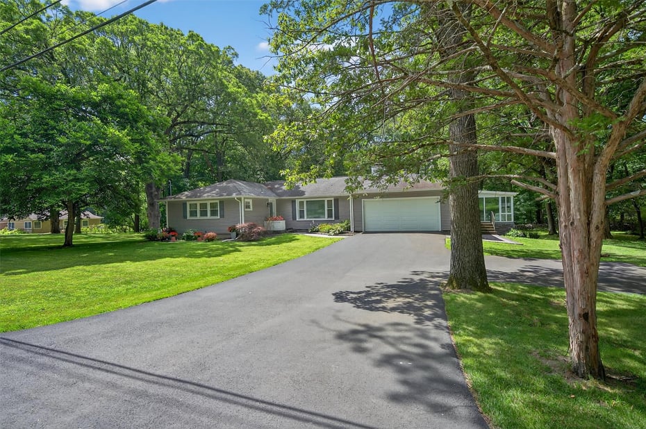 115 Dogwood Lane Photo 3