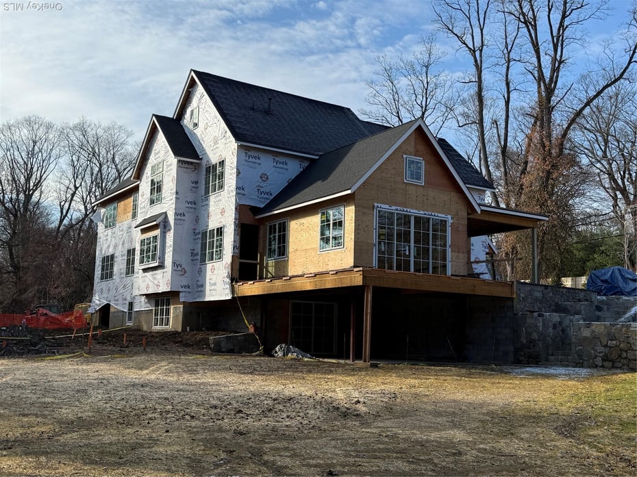 211 Bedford Road Photo 4