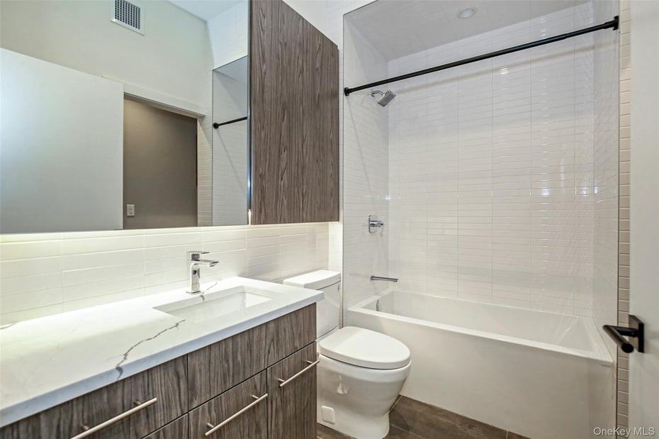 39 Washington Avenue  #209 Photo 12