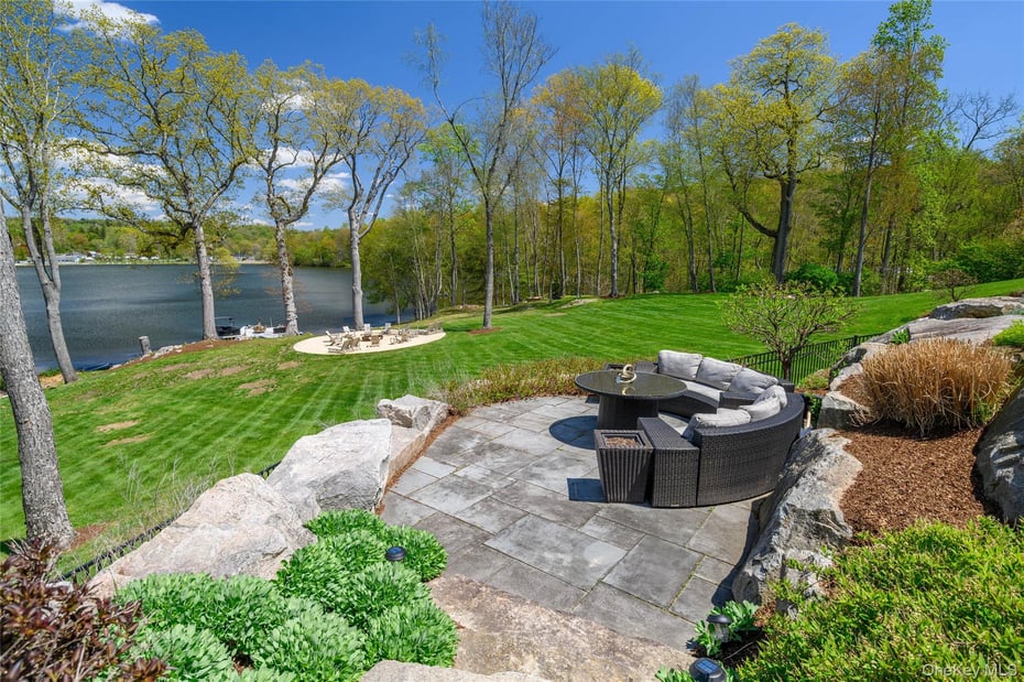 6 Brookside Lane Photo 33