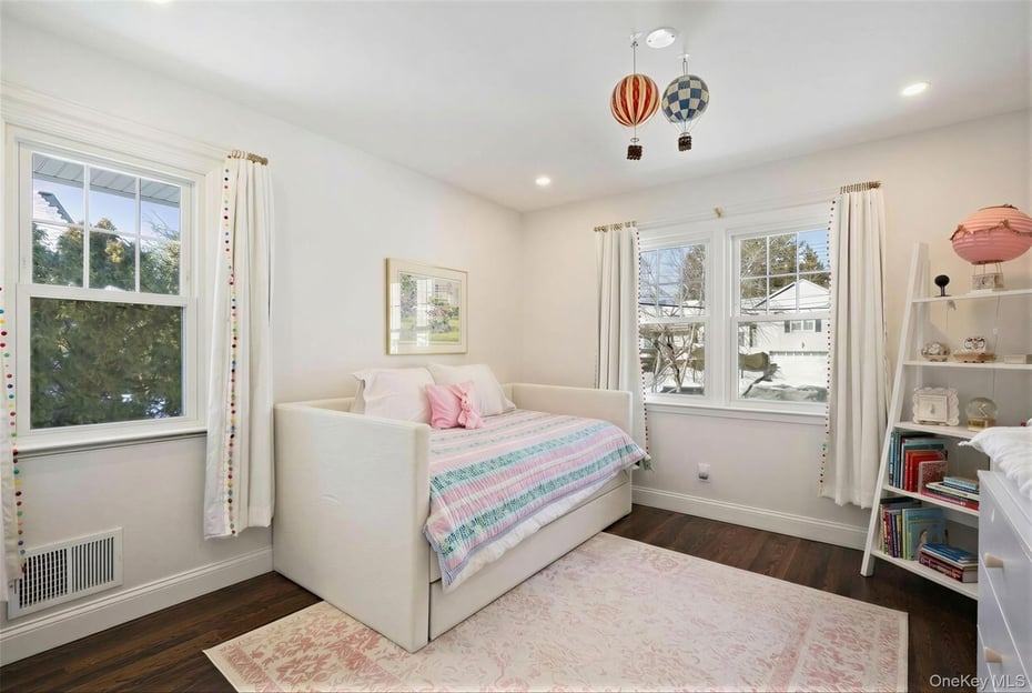 10 Carlton Lane Photo 15