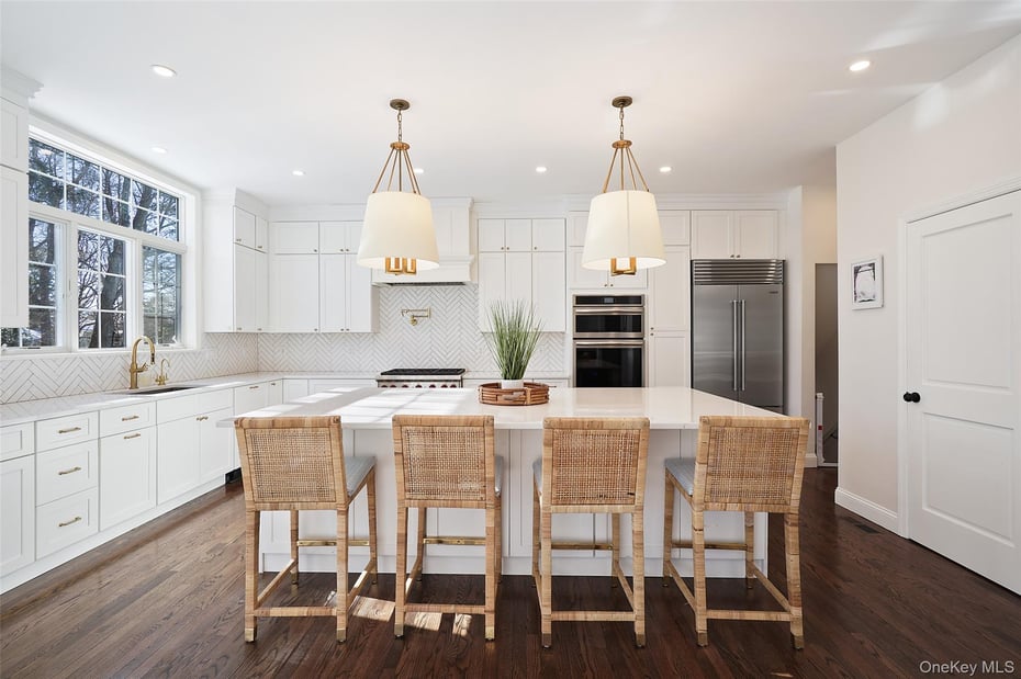 10 Carlton Lane Photo 3