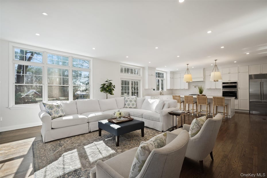 10 Carlton Lane Photo 5