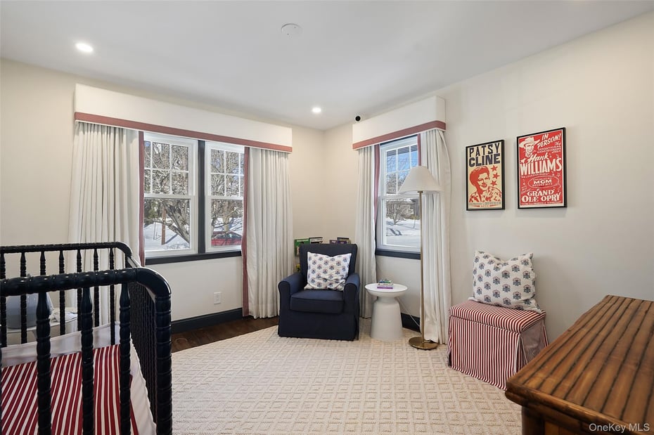 10 Carlton Lane Photo 13