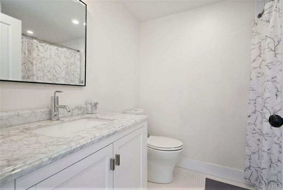 10 Carlton Lane Photo 21